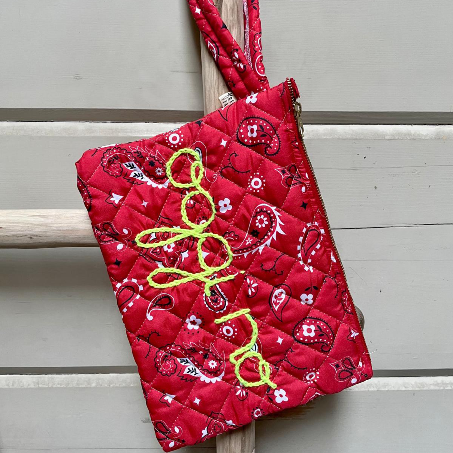 Pochette Matelassé "Oggi no" Bandana Rossa