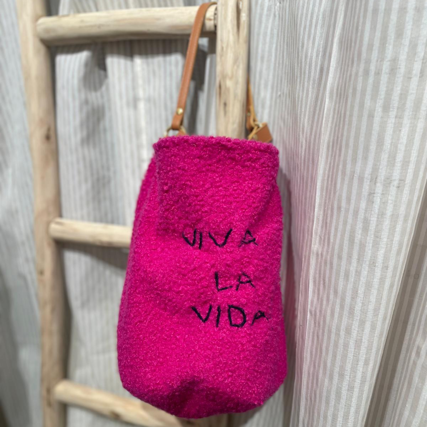 Borsa Secchiello Bouclé Fucsia "Viva la Vida"