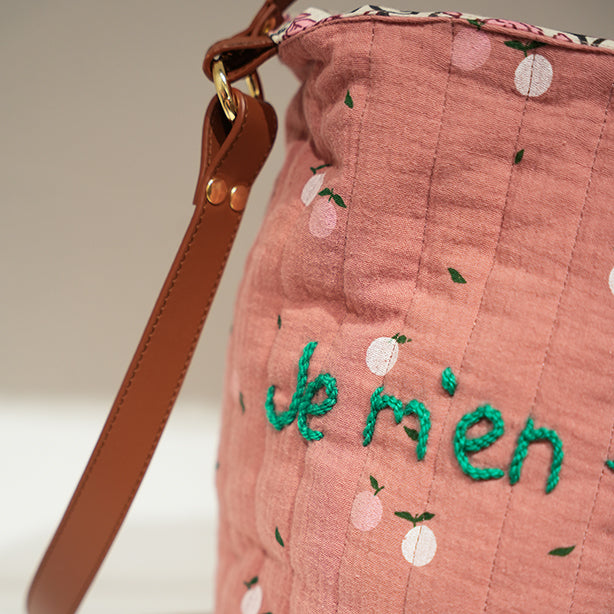 Rita_Ricami_Borsa_Secchiello_Je_m_en_fiche_Matelasse_Pattern_RosaMele_RicamoVerde2