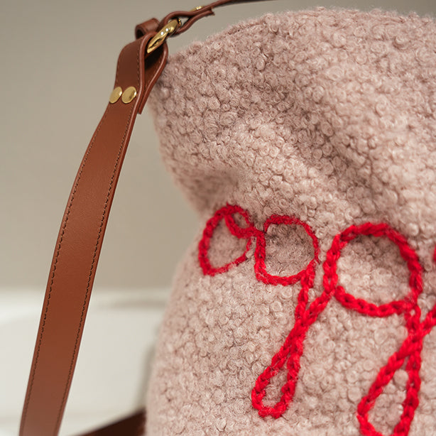 Rita_Ricami_Borsa_Secchiello_Oggi_No_Boucle_Plain_Rosa_RicamoRosso1