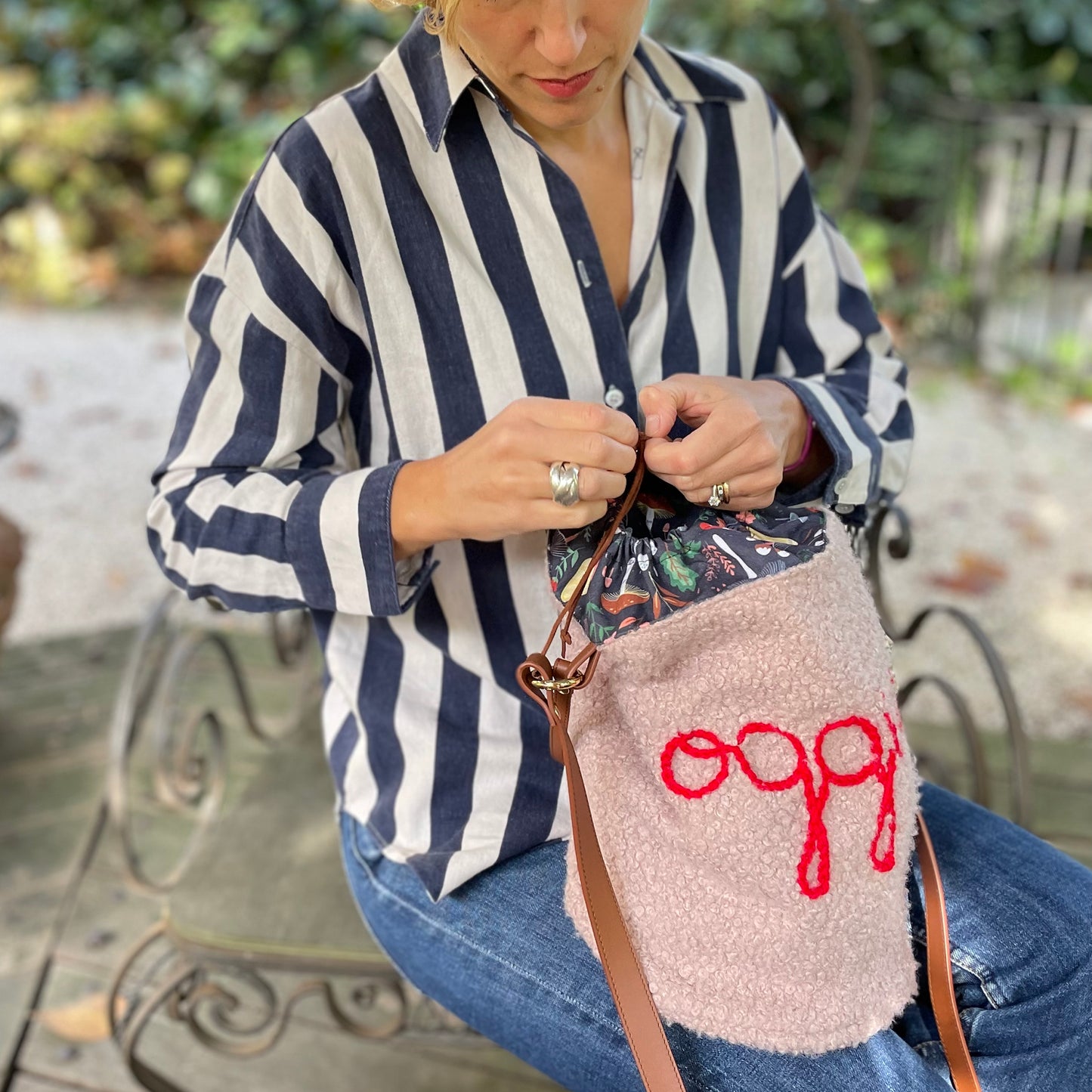 Rita_Ricami_Borsa_Secchiello_Oggi_No_Boucle_Plain_Rosa_RicamoRosso5
