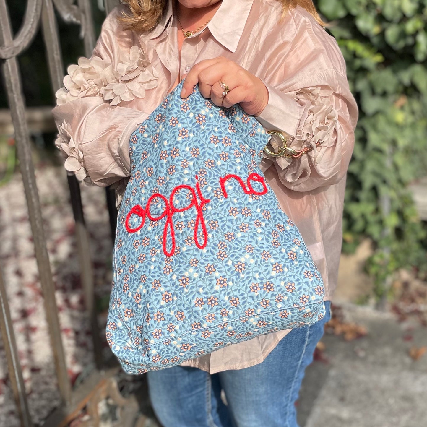 Rita_Ricami_Borsa_Tracolla_Oggi_No_Matelasse_Pattern_AzzurroFiori_Ricamo_Rosso9