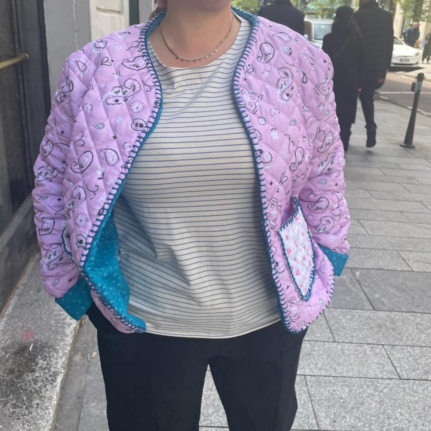 Giacca Matelassè Bandana Rosa con Ricamo Petrolio tg L