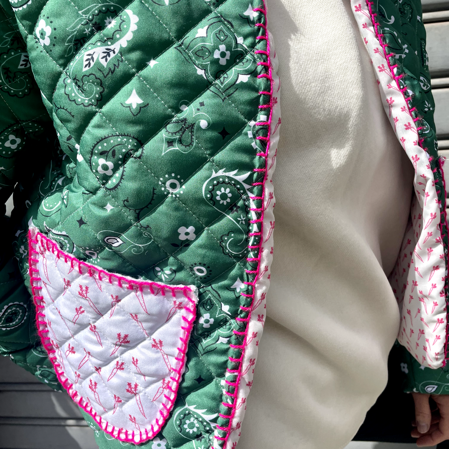 Giacca Matelassè Bandana Verde con Ricamo Fucsia