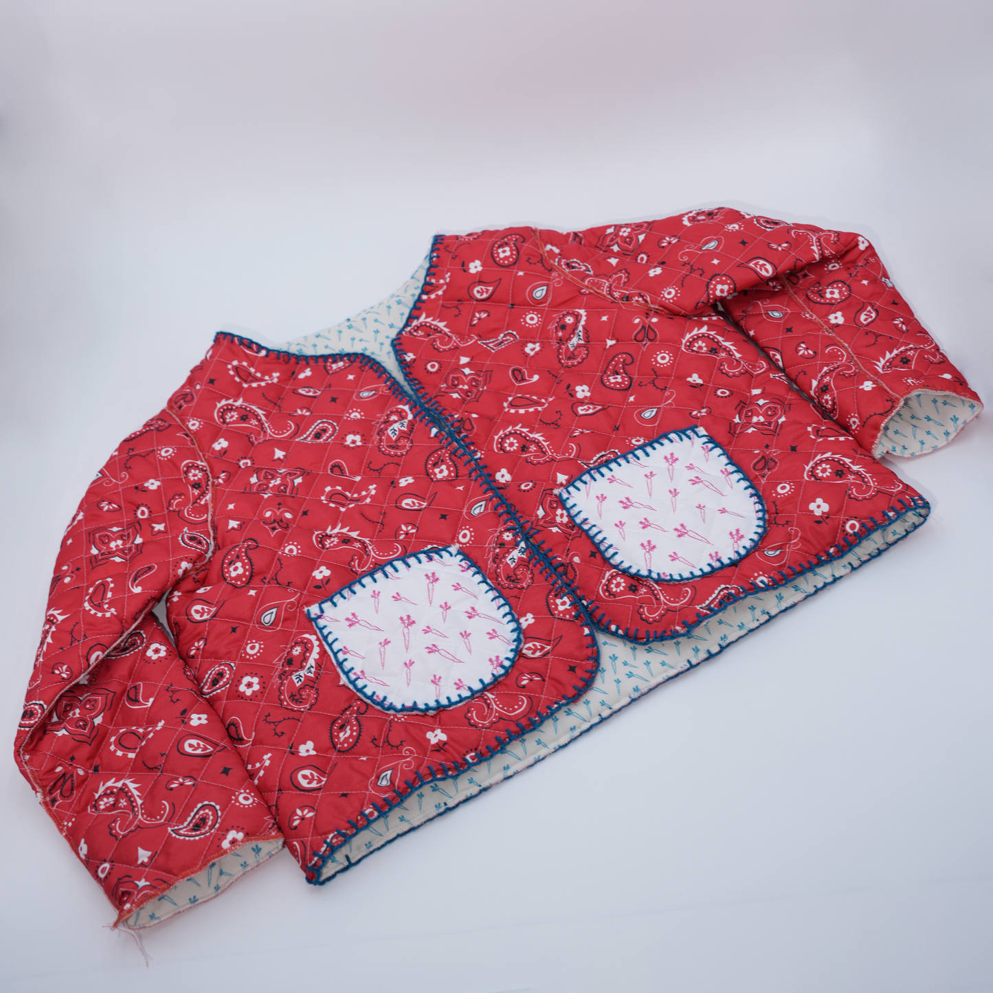 Giacca Matelassè Bandana Rossa con Ricamo Blu tg S