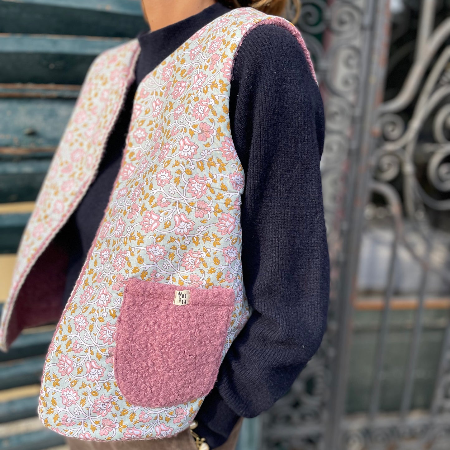 Rita_Ricami_Gilet_Boucle_Pattern_Rosa_Fiori14