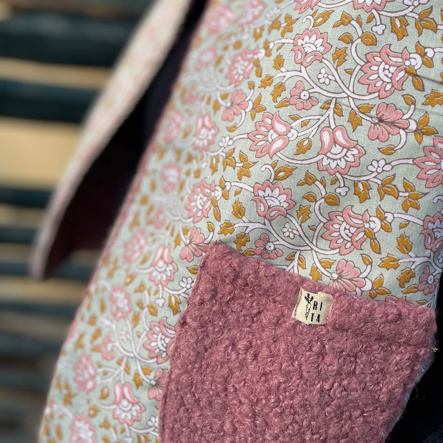 Rita_Ricami_Gilet_Boucle_Pattern_Rosa_Fiori15