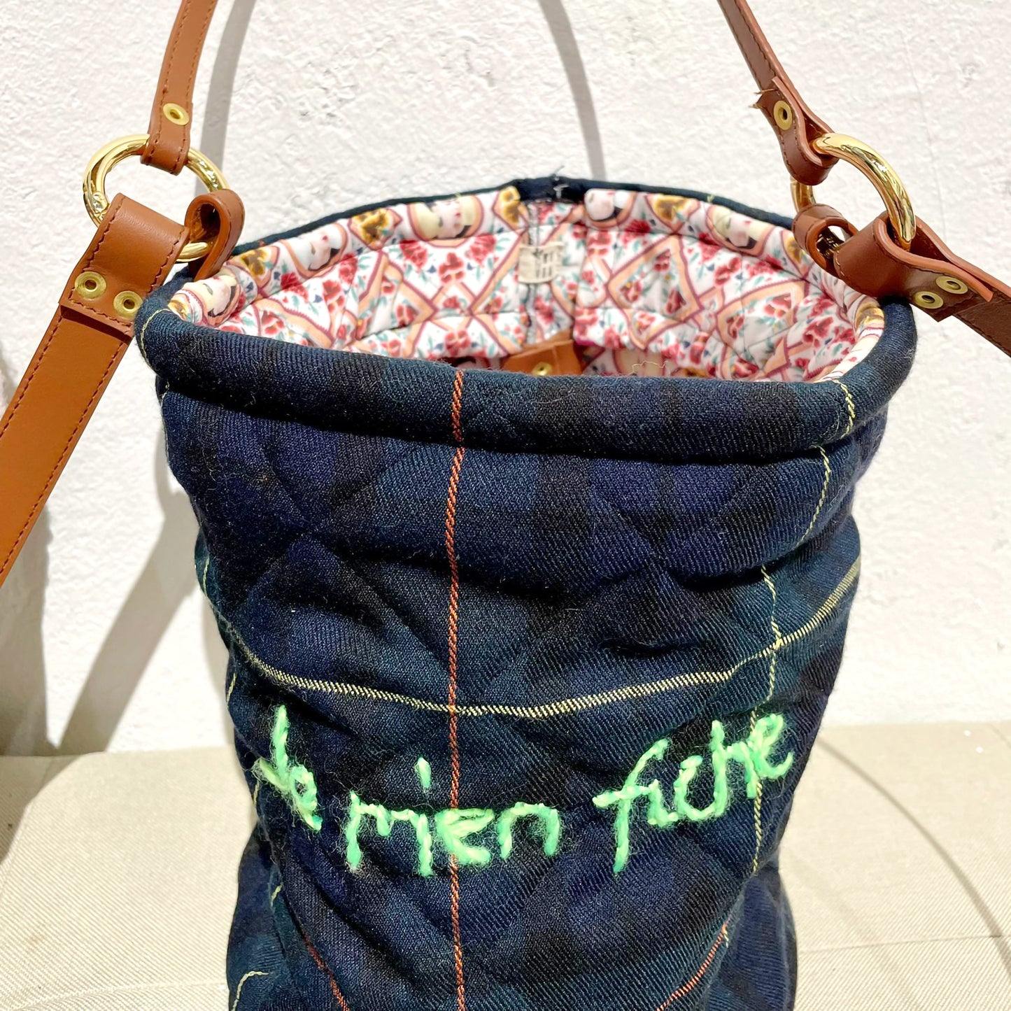 Borsa Secchiello Matelassé "Je m'en fiche" Tartan Blu Scuro