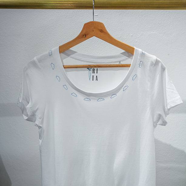 Rita_Ricami_T-shirt_Colletto_Nuvole1