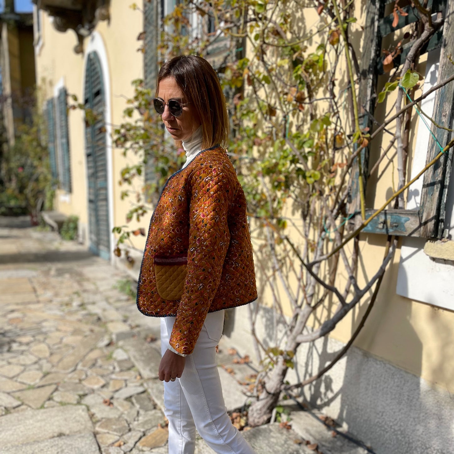Rita_Ricami_T-shirt_Righe_Je_m_en_fiche_RosaeBianco_ricamoArancione11