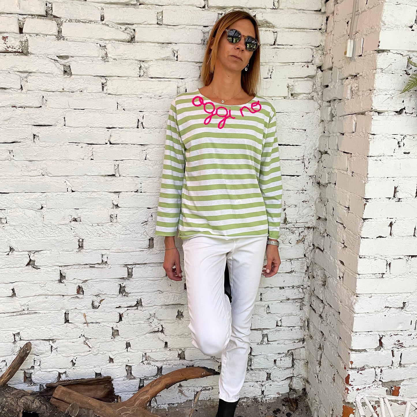 Rita_Ricami_T-shirt_Righe_Oggi_No_VerdeBianco_ricamoFucsia3