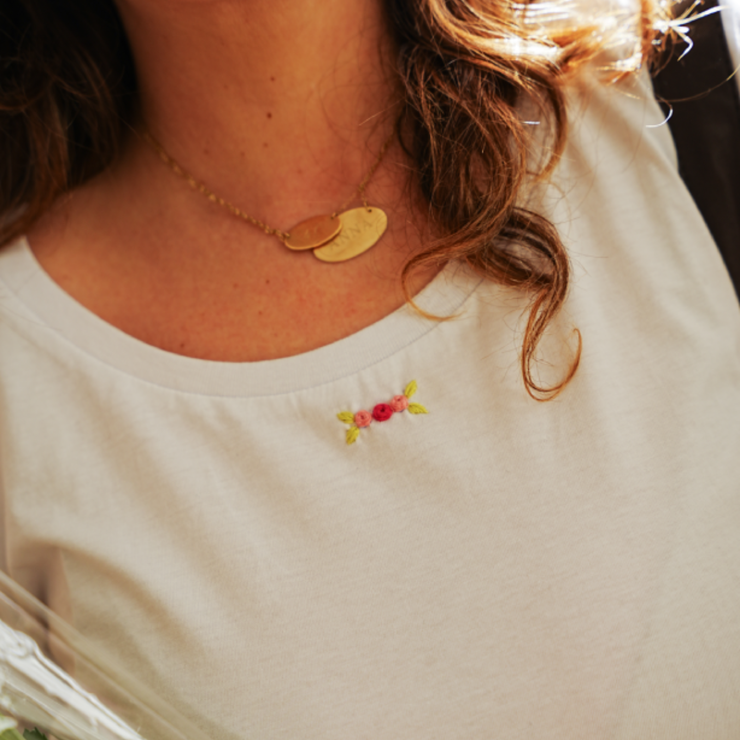 T-Shirt Ricamo Fiori