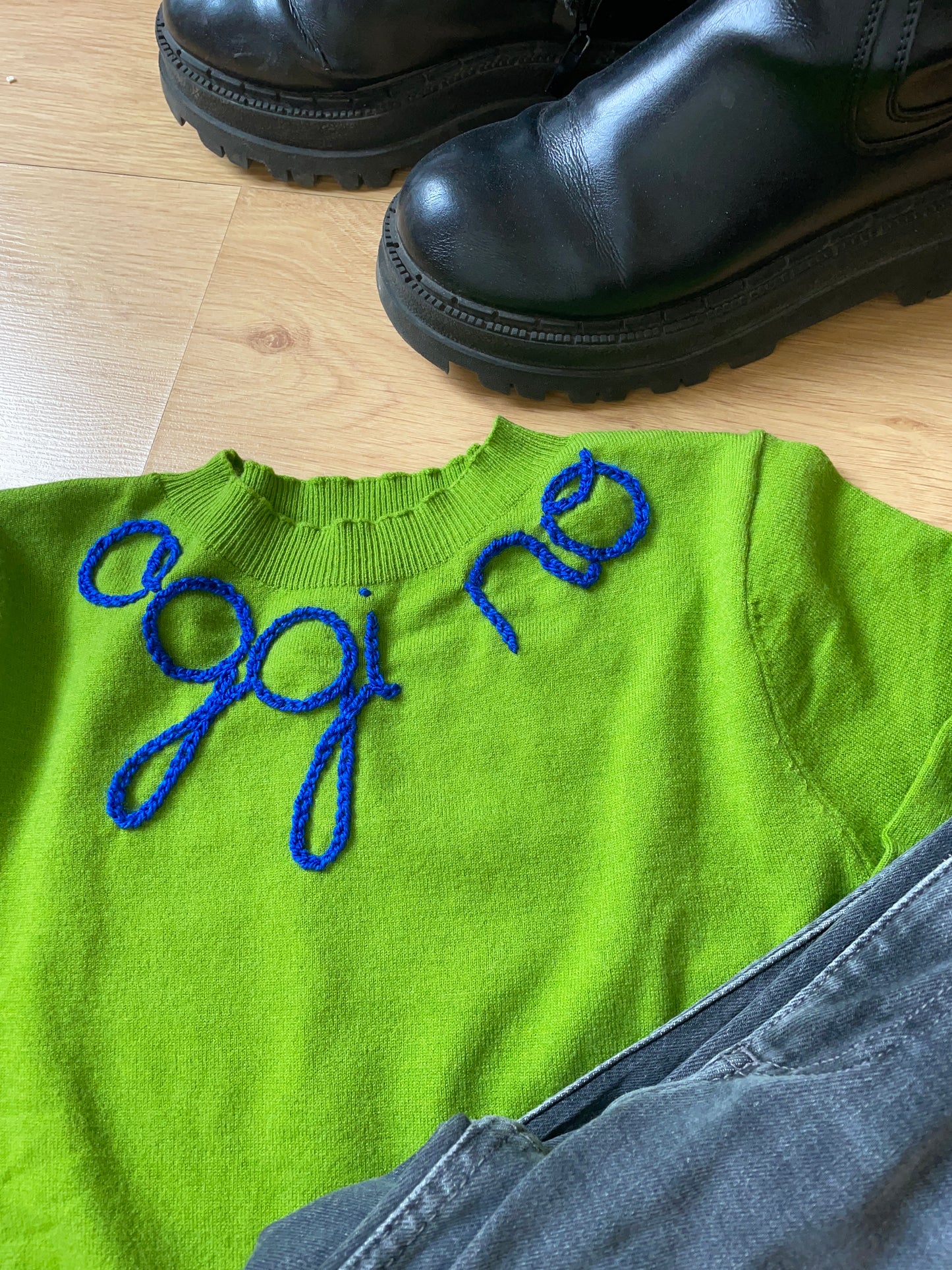 Maglione Ricamato "oggi no”