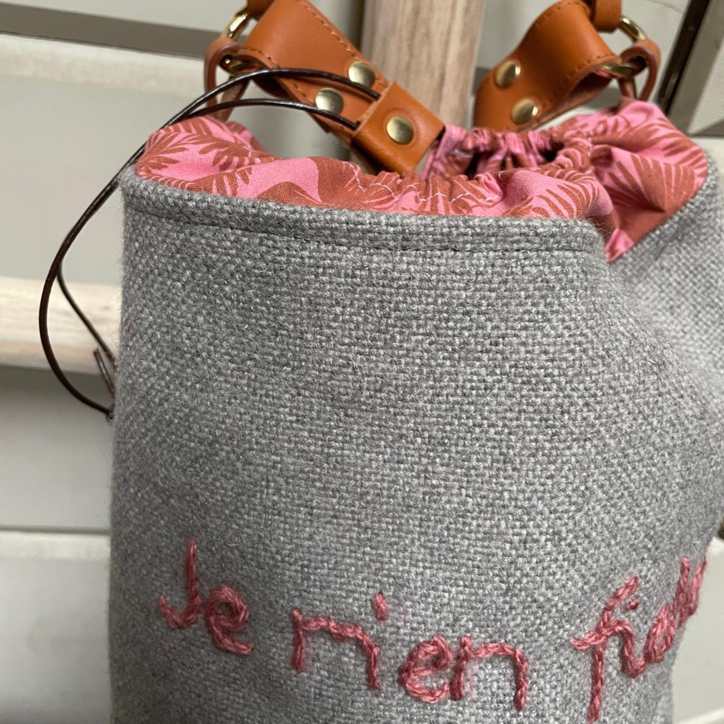 Borsa Secchiello in Lana Grigia "Je m'en fiche"