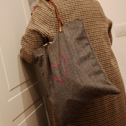 Borsa Weekend Spina di Pesce con Ricamo Cuore