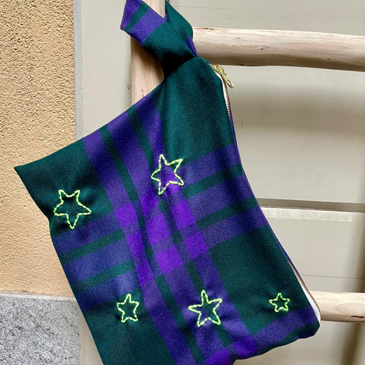 Pochette in Lana Tartan Viola/Verde con Ricamo Stelle